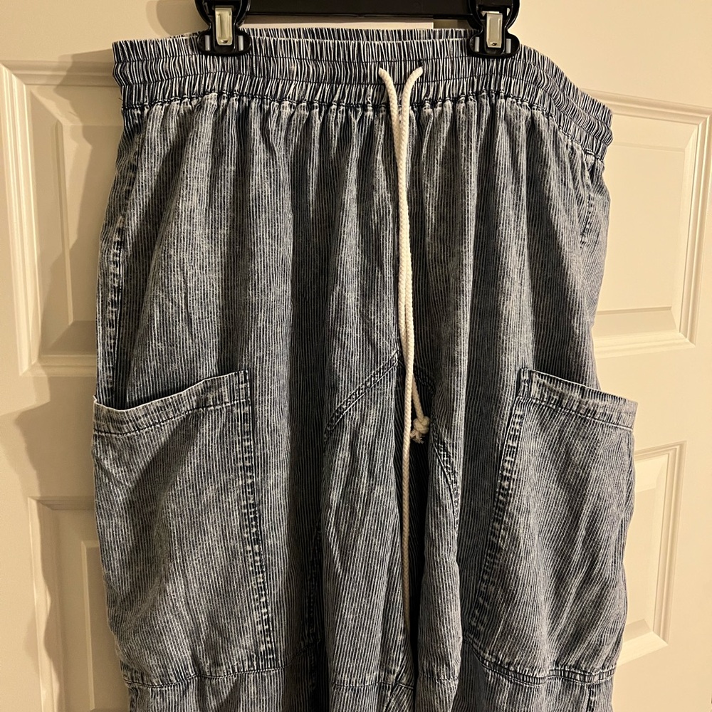 ee:some Flowy blue pinstripe lightweight XL Pants